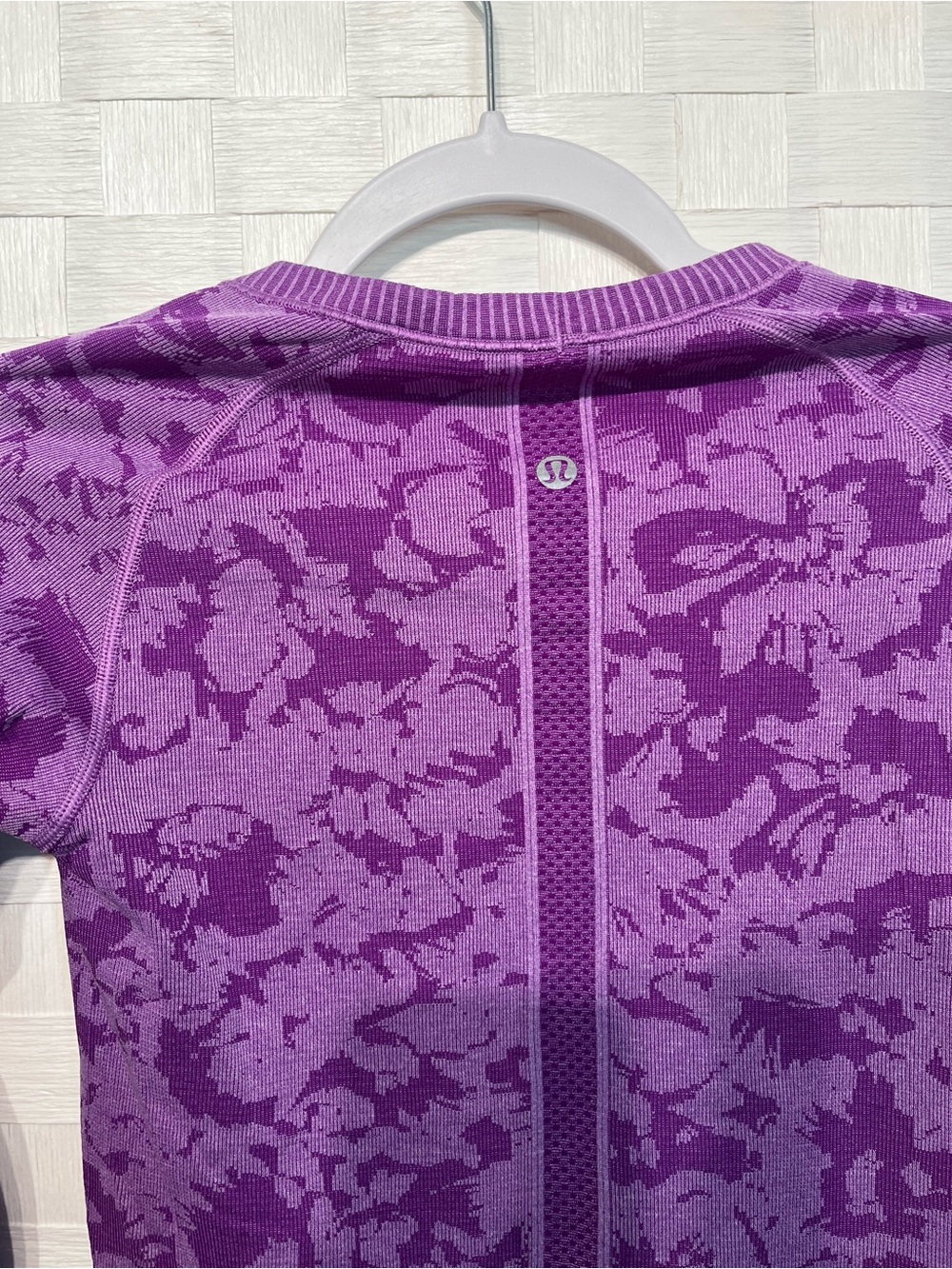 Lululemon Tender Violet Swiftly Tech Long Sleeve Shirt Crew Purple Camo Size 4 - Picture 7 of 7
